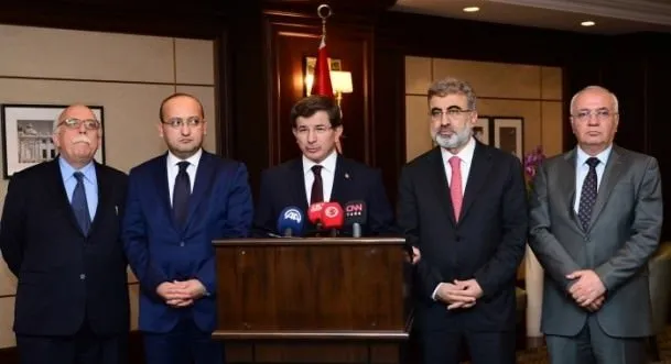 Türk vatandaşlarının kurtarılmasını Davutoğlu açıkladı