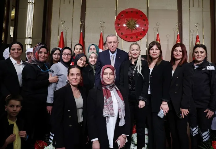 baskan-erdogan-mujdeyi-verdi-bayram-tatili-9-gun-oldu-1743014592641.jpg FOTOĞRAF: AA
