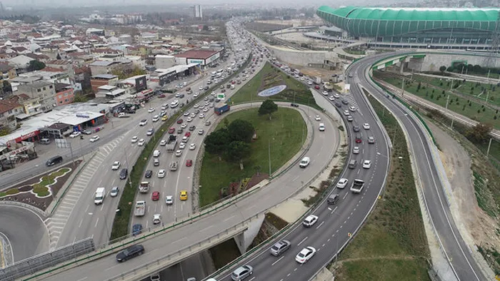 Son dakika: Sokağa çıkma kısıtlamasına saatler kala İstanbul'da trafik yoğunluğu başladı - 3