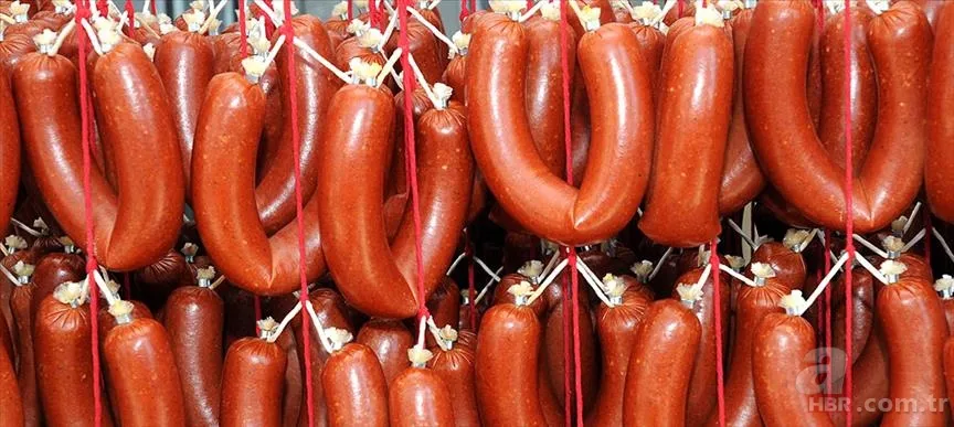 Kırmızı et yerine eşek eti yedirmişler! Sucuktan çıkan şey midenizi bulandıracak 2