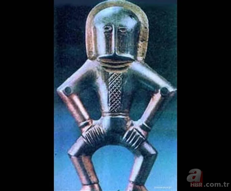 Bilim insanları Aztekler’e ait kafatasları karşısında şoke oldu! Kafatası kulesi… 11