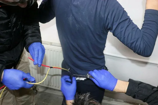 Son dakika: Metropollere saldırı hazırlığındaki 3 terörist yakalandı