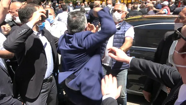Son dakika | İYİ Partililerin Rize'de darp ettiği esnaf konuştu: "O yumruk tüm halkımıza atıldı" - 5