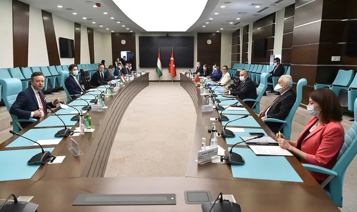 Bakan Ruhsar Pekcan, Macar girişimcileri Türkiye’de yatırıma davet etti