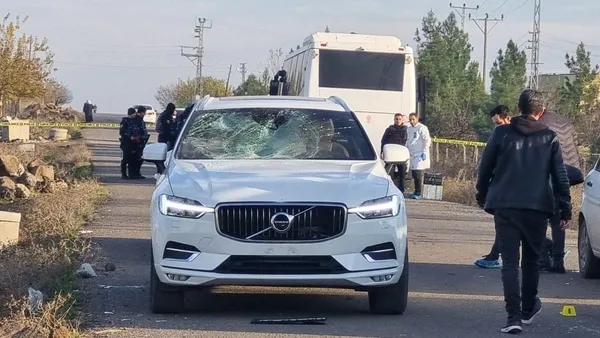 diyarbakirda-kacak-elektrik-kontrolunde-kalesnikoflu-saldiri-9-yarali-1702748221148.jpg Diyarbakır’da kaçak elektrik kontrolünde kaleşnikoflu saldırı: 9 Yaralı