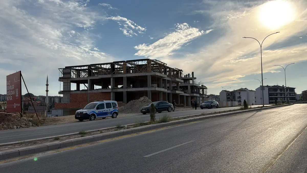 İnşaatta çalışırken dengesini kaybetti! 39 yaşındaki işçi hayatını kaybetti