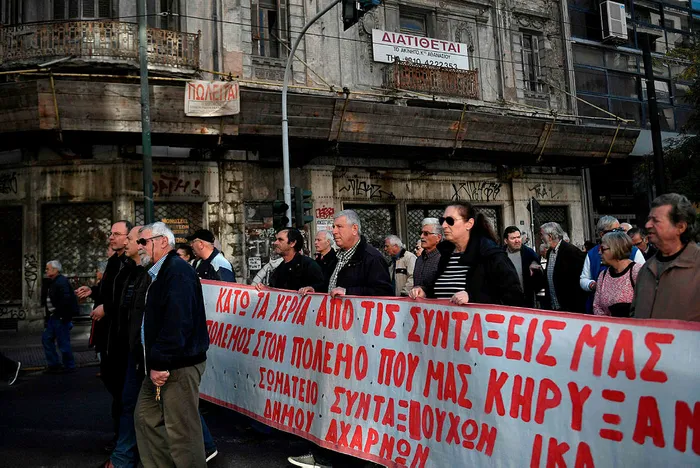 Yunanistan'da işler daha da kötüye gidiyor! 'Kemer sıkma' karşıtı gösteri düzenlendi - 2