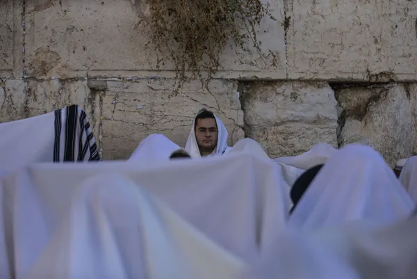 Fanatik Yahudilerden Mescid-i Aksa’ya baskın