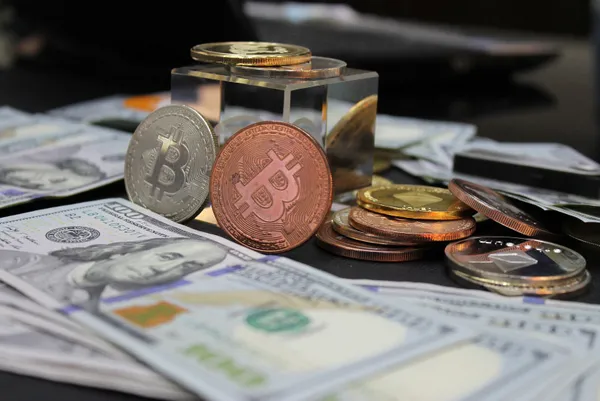 Binance’e kesilen ceza sonrası kripto borsaları düşüşe geçti - 1