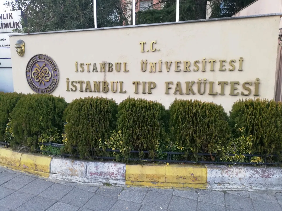 Çapa'da kadın tuvaletinde sapık paniği! Flaş patlayınca yakayı ele verdi - 2