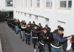 Adana'da tarihi baskın: 170 milyon TL'lik ürün ele geçirildi