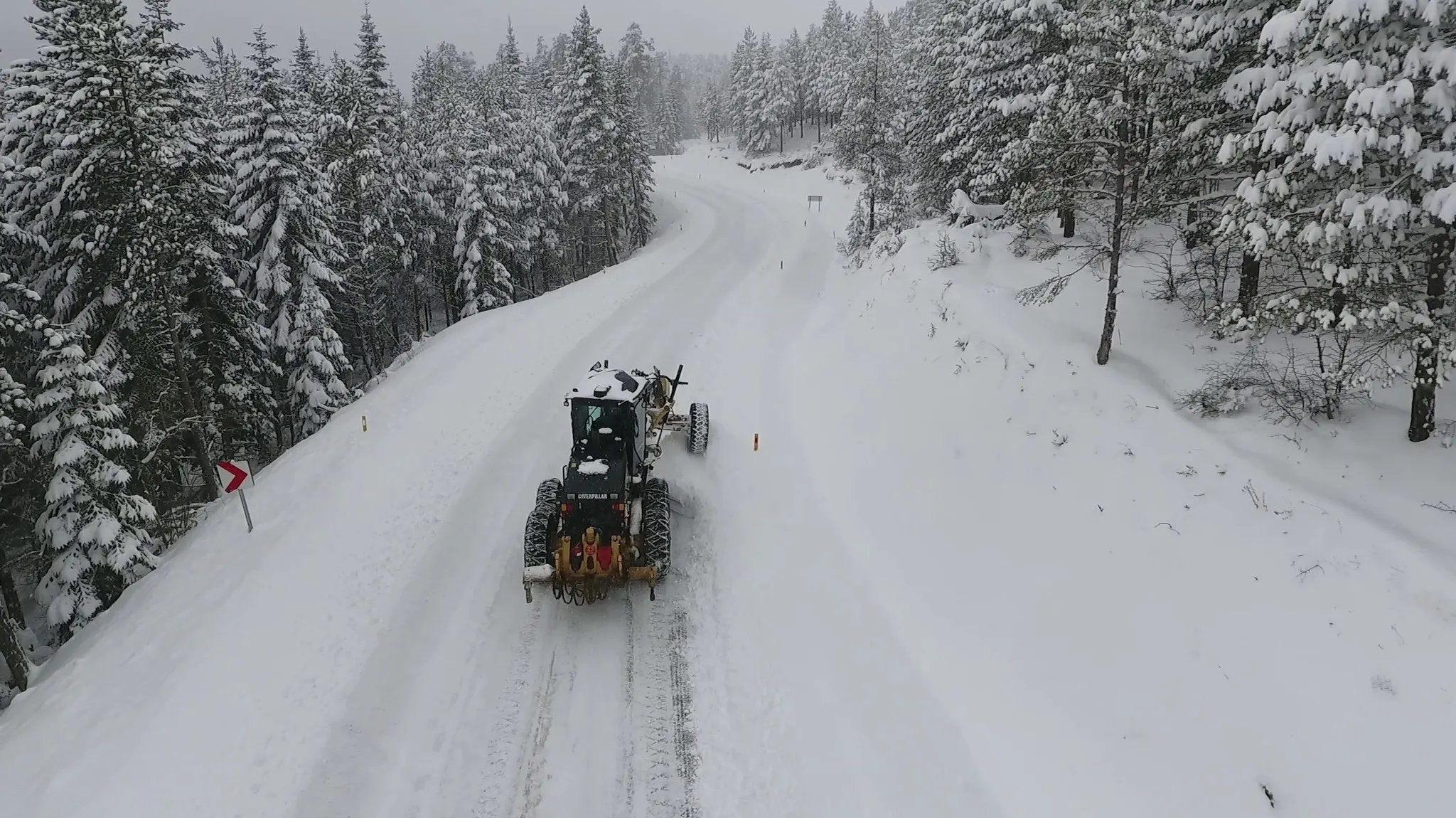 Karabük'te hayatı olumsuz etkiledi: 141 köy yolu ulaşıma kapandı