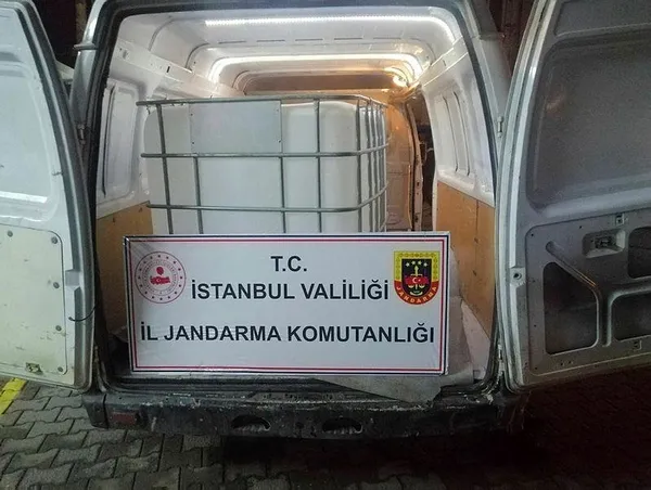 istanbulda-12-ton-etil-alkol-ele-gecirildi-1671349491407.jpeg