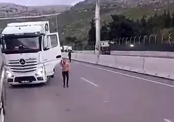 Tırcı "aynama vurdun" deyip meslektaşına demir sopayla saldırdı