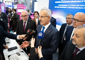 Yapay zekaya 5G teknolojisi desteği! Bakan Uraloğlu duyurdu: Yeni projeler yolda
