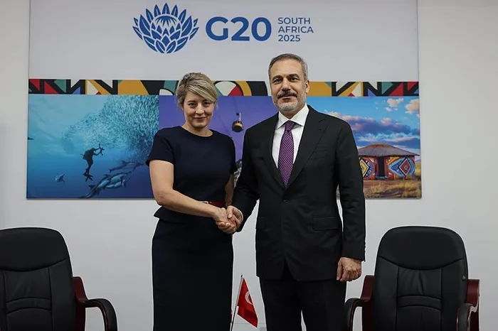 Dışişleri Bakanı Hakan Fidan’dan diplomasi trafiği! Kanadalı ve Cezayirli mevkidaşlarıyla görüştü