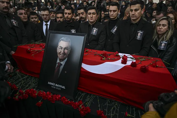 CHP eski Genel Başkanı Deniz Baykal’a veda! Son yolculuğuna uğurlandı