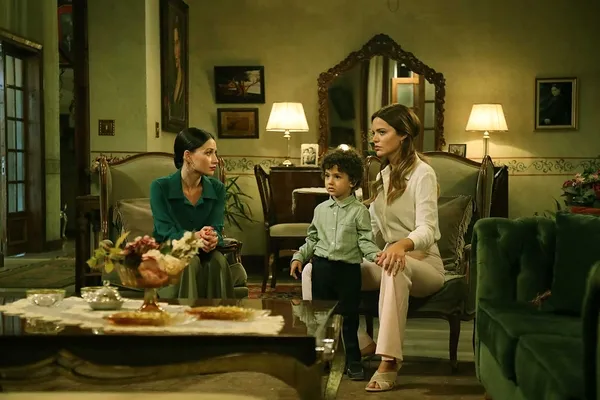 Bir Zamanlar Çukurova sosyal medyanın gündemine oturdu! Demir’in geçmişi, Hakan ve Züleyha’ya tokat gibi çarptı