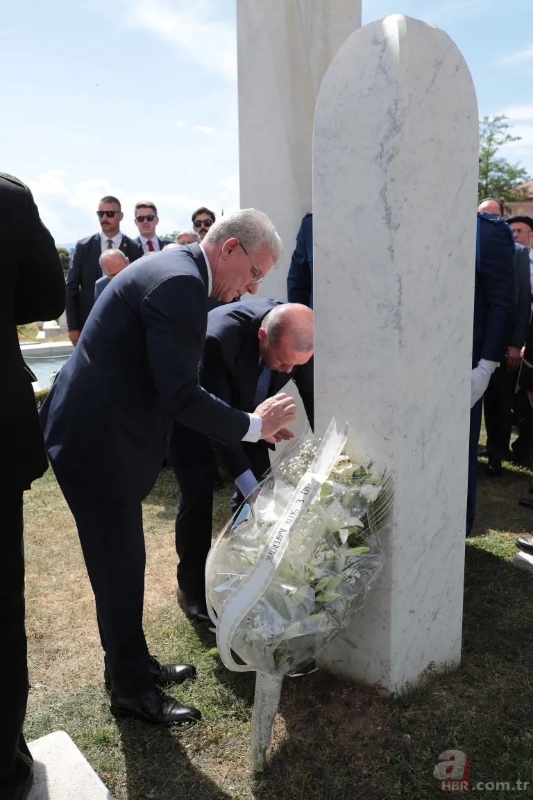 Başkan Erdoğan, Aliya İzzetbegoviç'in kabrini ziyaret etti 17