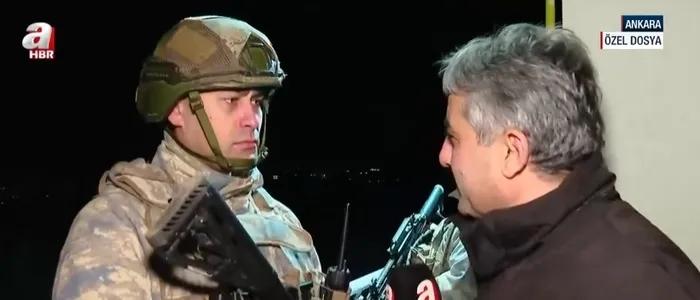 a-haber-gok-vatanin-kalbinde-ahlatlibel-hava-radar-merkez-ussunden-ozel-yayin-milletimiz-rahat-uyusun-biz-bura-1767202377091.jpg A Haber, Ahlatlıbel Hava Radar Mevzi Komutanlığı’na özel izinle konuk oldu (ahaber.com.tr-ekran görüntüsü)