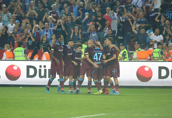 Trabzonspor Çekya ekibi Sparta Prag’ı 2-1 yendi ve Avrupa’da turladı