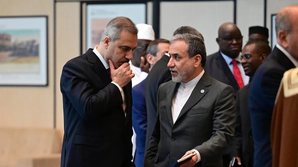 Dışişleri Bakanı Hakan Fidan İranlı mevkidaşı Arakçi ile telefonda görüştü