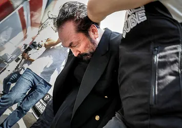 Adnan Oktar örgütünden genç kızlara tuzak