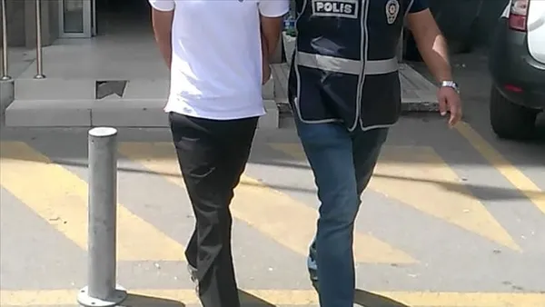 izmirde-uyusturucu-operasyonunda-9-zanli-tutuklandi-1694294055974.jpg İzmir'de uyuşturucu operasyonunda 9 zanlı tutuklandı - 3