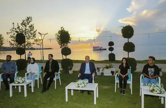 Başkan Erdoğan, gençlerle Van’da bir araya geldi: Kılıçdaroğlu kasımda seçim yok! Sen aday mısın değil misin... - 2