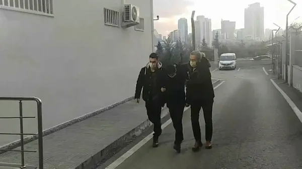 Son dakika: FETÖ’ye 28 ilde darbe! Onlarcası yakalandı