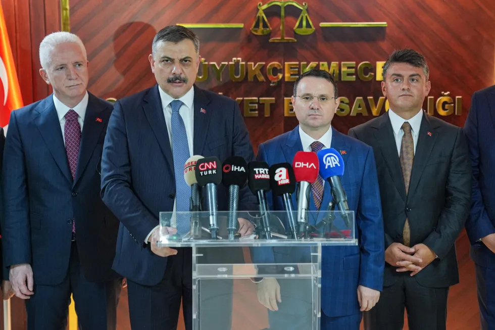 suca-suruklenen-cocuklara-iliskin-duzenleme-yasalasti-1786225630796.jpg Suça sürüklenen çocuklara ilişkin düzenleme yasalaştı! Ağır suçlara caydırıcı yaptırım geliyor - 2