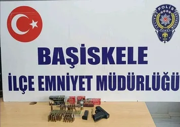 8 farklı suçtan aranıyordu! Evinden cephane çıktı