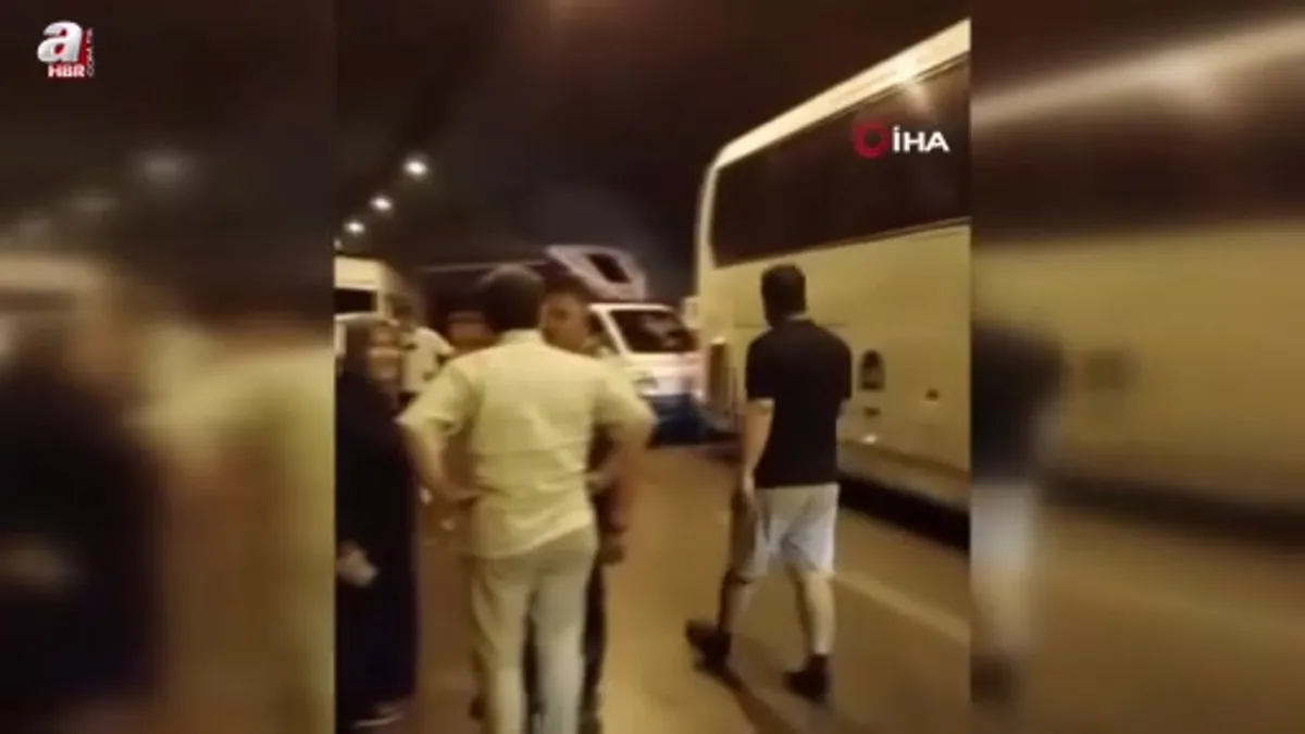 Alanya'da 8 araç birbirine girdi: 10 yaralı