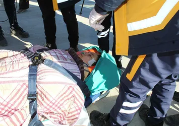 Depremin 248. saatinde kurtarılan Aleyna Ölmez'in sağlık durumu nasıl? Doktoru açıkladı: Aleyna Ölmez yürüyebilecek mi?