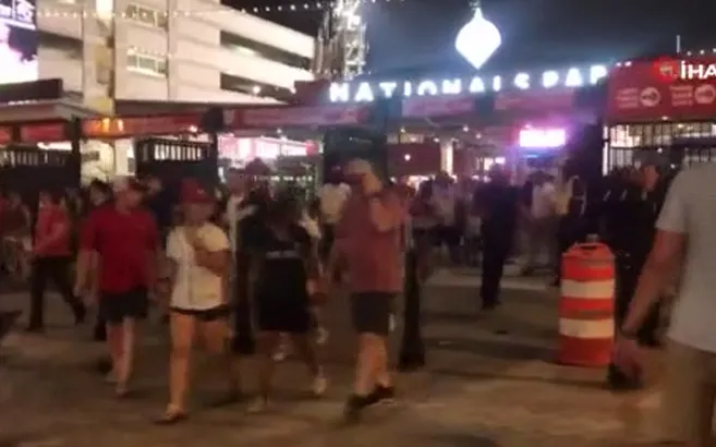 Maç sırasındaki silahlı saldırı tribünleri karıştırdı