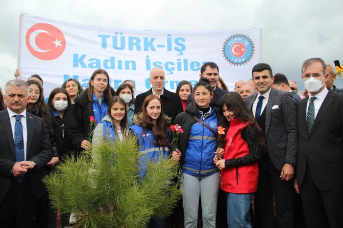 Çevre, Şehircilik ve İklim Değişikliği Bakanı Murat Kurum’dan çiftçiye hazine arazisi müjdesi