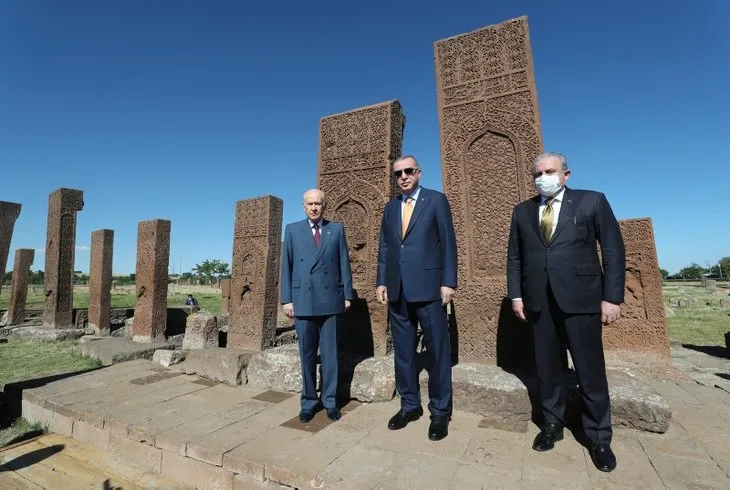 Başkan Erdoğan Bitlis'te! Ahlat Gençlik Merkezi'nin açılışını yaptı