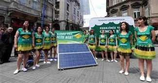 Greenpeace samba yaptı!