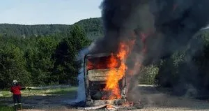 Yolcu otobüsü alev alev yandı!