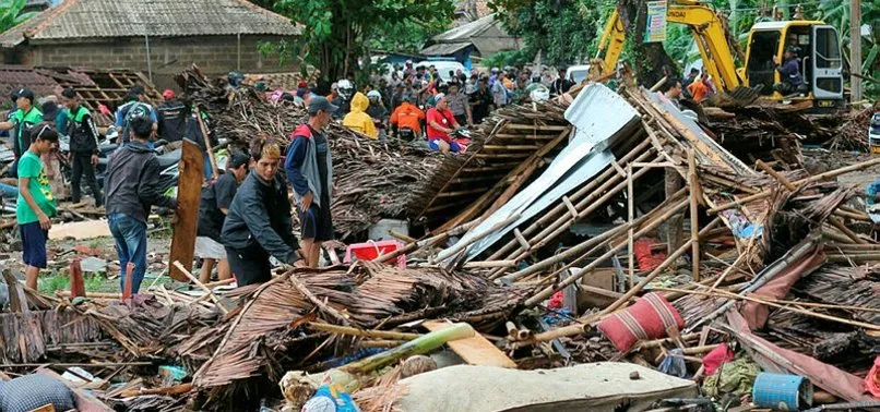 Endonezya'da tsunami: Ölü sayısı 222'ye yükseldi
