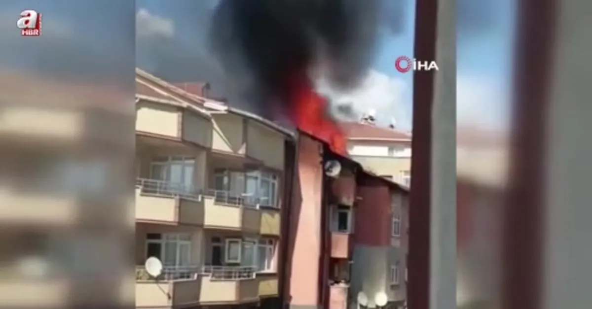 Üsküdar'da çatı yangını