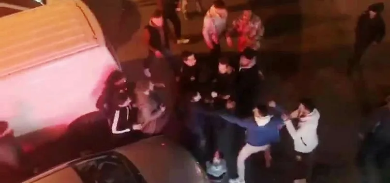 Kağıthane'de taciz iddiası ortalığı karıştırdı! Linçten polis kurtardı