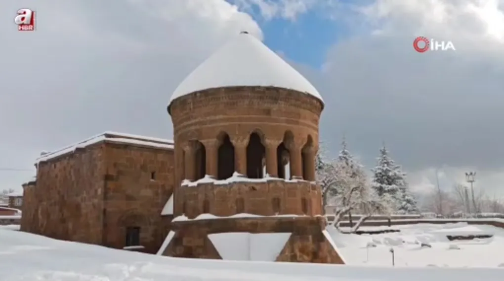 Ahlat'ta masalsı kış manzaraları