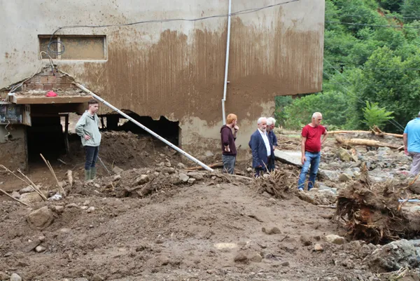 calismalar-tamamlandi-rizede-yasanan-sel-felaketlerinin-nedeni-belli-oldu-1615959824317.jpg Çalışmalar tamamlandı! Rize'de yaşanan sel felaketlerinin nedeni belli oldu - 5