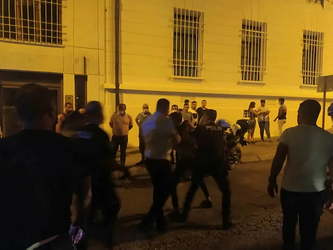 Aydın’da laf atma kavgası kanlı bitti: 1’i kadın 3 yaralı - 4