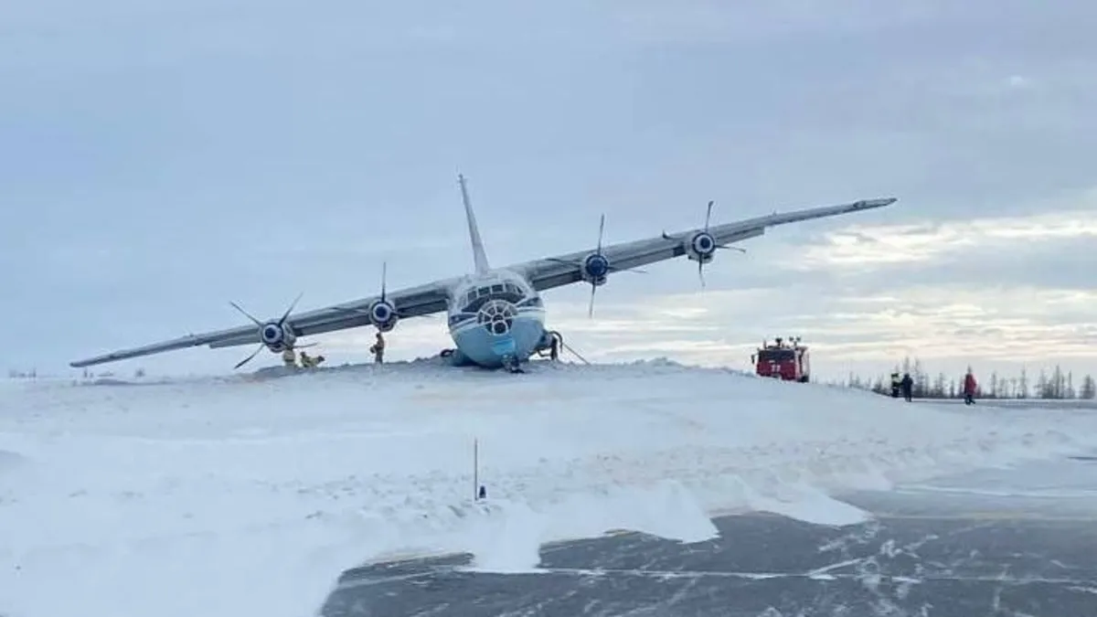 Havada panik! Rusya'da iniş takımları arızalanan uçak pistten çıktı!