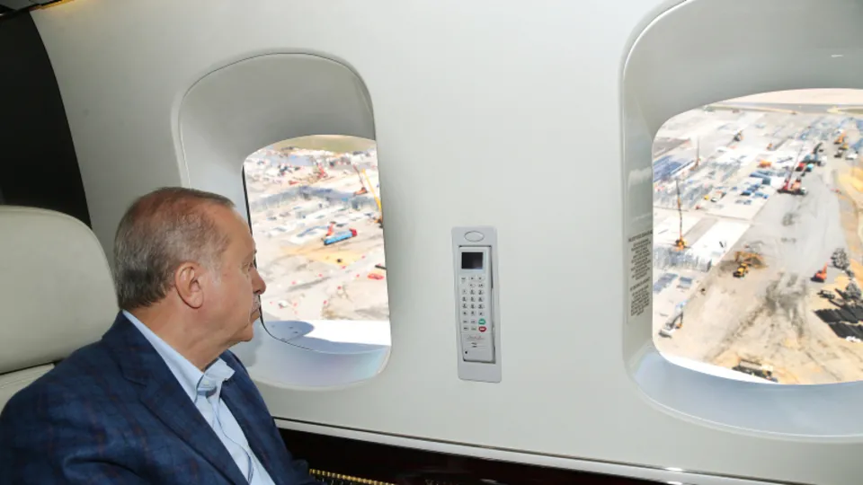 Başkan Erdoğan İstanbul'u havadan denetledi! Hastane inşaatlarını inceledi