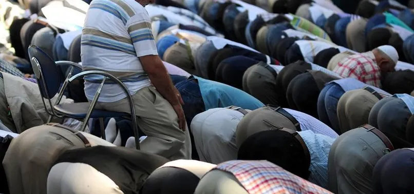 Diyanetten "taburede namaz" uyarısı