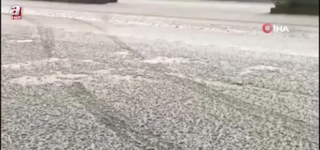 Dolu yağışı Kars’ı beyaza bürüdü