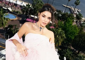 Hande Erçel'den "ayrılık" iddialarına fotoğraflı yanıt!